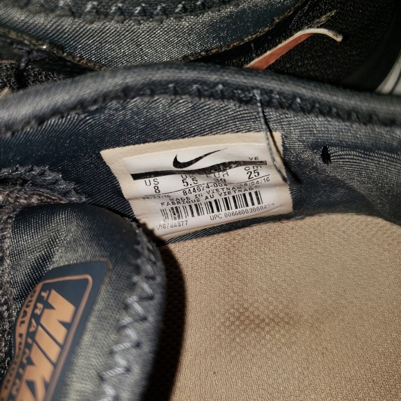 Nike Gold and Black Running shoe size 8 - Picture 8 of 8